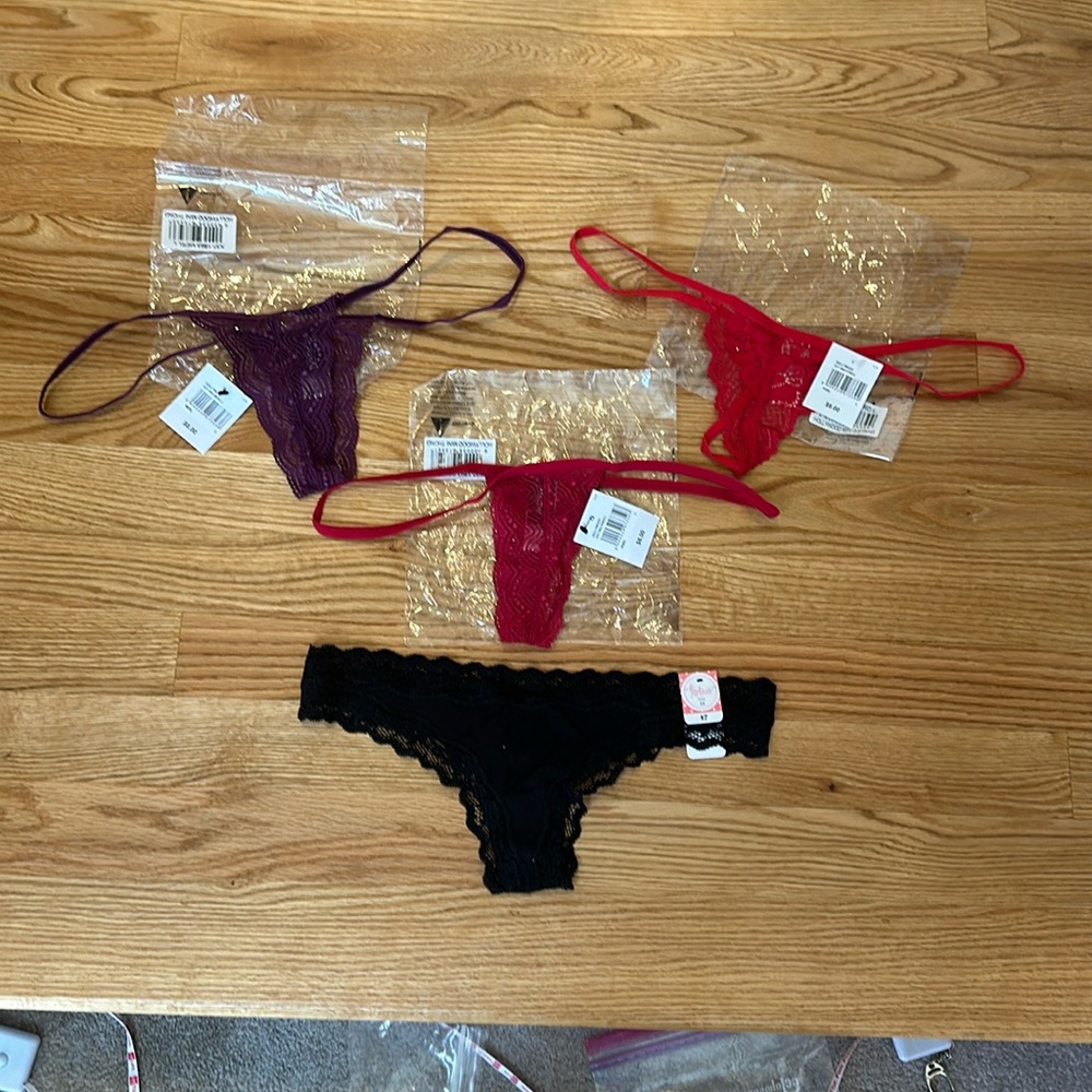 Sexy Fredericks of Hollywood thong/g-string Mini size large/xsmall 4 pairs